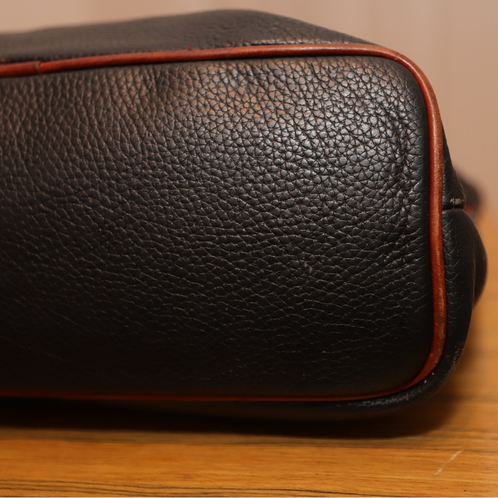 Dooney & Bourke Black Leather Shoulder Bag Red Interior - Picture 7 of 14